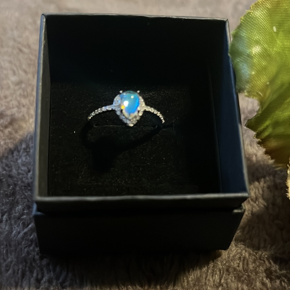 New gorgeous sterling silver water drop moonstone ring size 7 - Picture 14 of 15